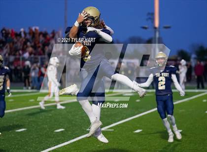 Thumbnail 3 in Gibson Southern @ Tri-West Hendricks (IHSAA 3A  Semifinal) photogallery.