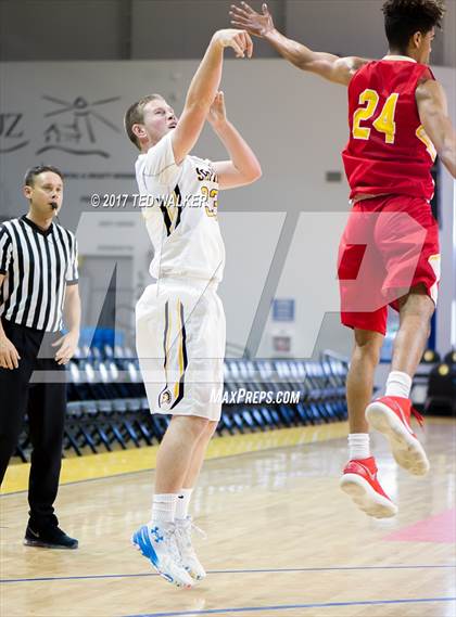Thumbnail 3 in Mountain View vs. Berkeley (Warriors Nor-Cal Invitational) photogallery.