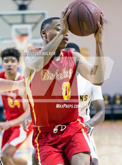 Thumbnail 3 in Mountain View vs. Berkeley (Warriors Nor-Cal Invitational) photogallery.