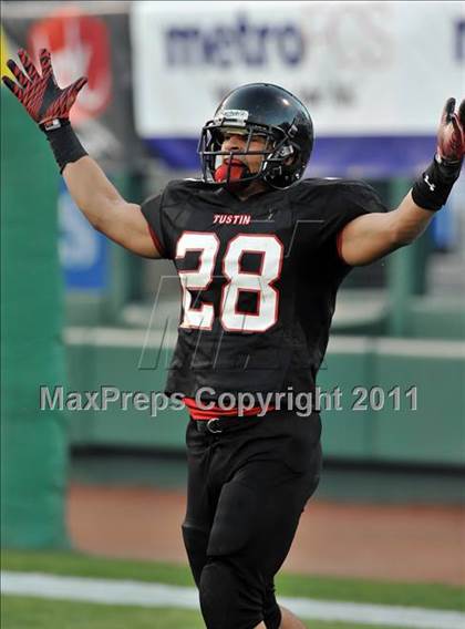 Thumbnail 1 in El Toro vs. Tustin (CIF SS Southwest Division Final)  photogallery.