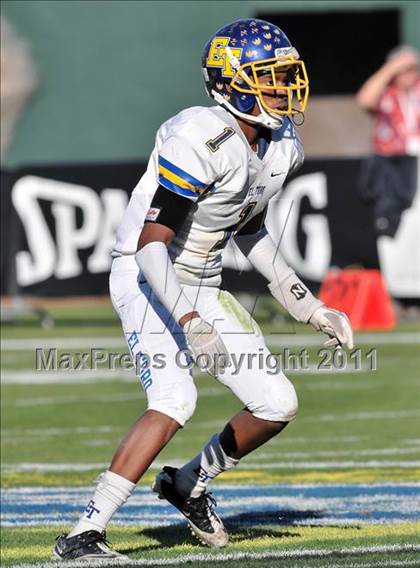 Thumbnail 2 in El Toro vs. Tustin (CIF SS Southwest Division Final)  photogallery.
