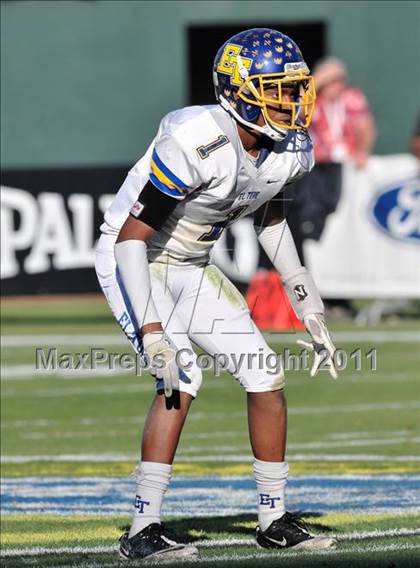 Thumbnail 1 in El Toro vs. Tustin (CIF SS Southwest Division Final)  photogallery.