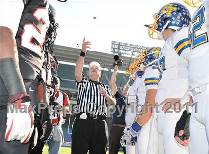 Thumbnail 2 in El Toro vs. Tustin (CIF SS Southwest Division Final)  photogallery.
