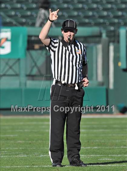Thumbnail 3 in El Toro vs. Tustin (CIF SS Southwest Division Final)  photogallery.