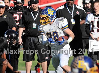 Thumbnail 3 in El Toro vs. Tustin (CIF SS Southwest Division Final)  photogallery.