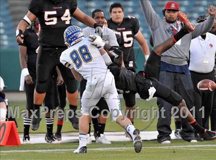 Thumbnail 2 in El Toro vs. Tustin (CIF SS Southwest Division Final)  photogallery.