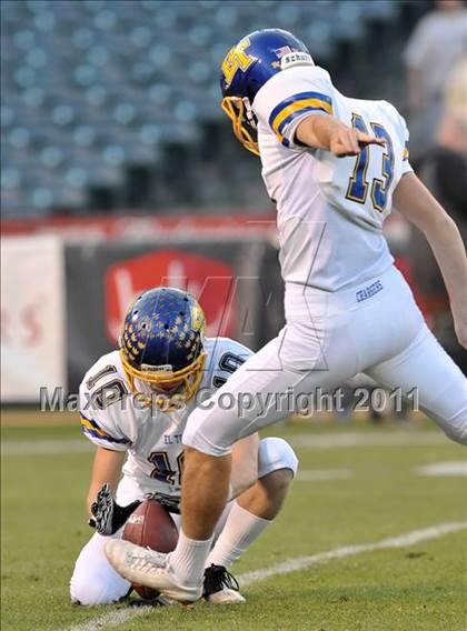 Thumbnail 3 in El Toro vs. Tustin (CIF SS Southwest Division Final)  photogallery.