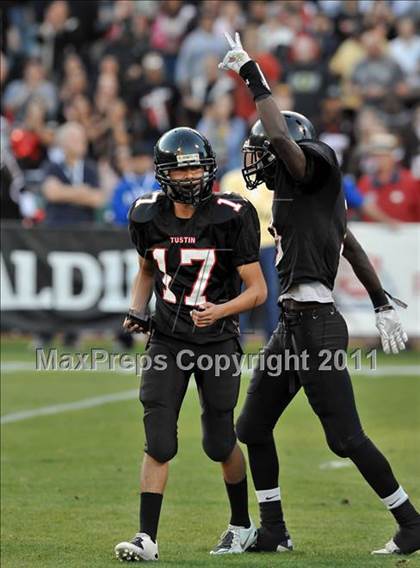 Thumbnail 3 in El Toro vs. Tustin (CIF SS Southwest Division Final)  photogallery.