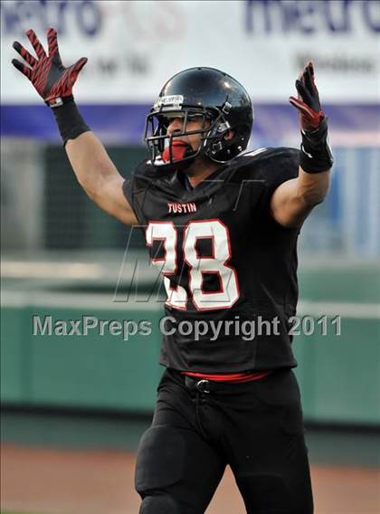 Thumbnail 2 in El Toro vs. Tustin (CIF SS Southwest Division Final)  photogallery.