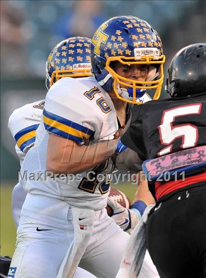 Thumbnail 2 in El Toro vs. Tustin (CIF SS Southwest Division Final)  photogallery.