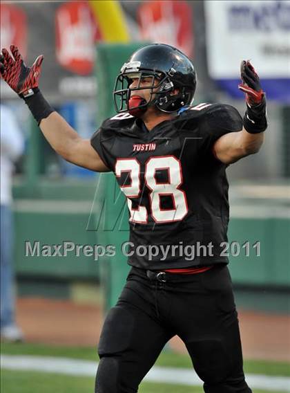 Thumbnail 2 in El Toro vs. Tustin (CIF SS Southwest Division Final)  photogallery.