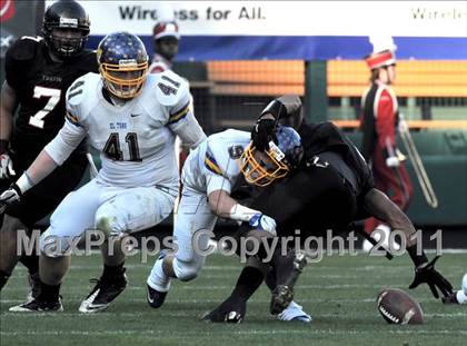 Thumbnail 1 in El Toro vs. Tustin (CIF SS Southwest Division Final)  photogallery.
