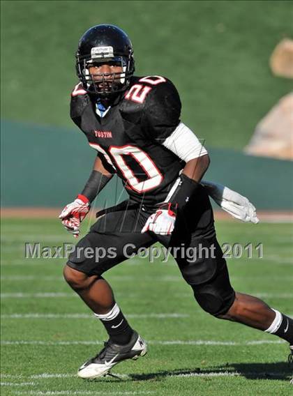 Thumbnail 2 in El Toro vs. Tustin (CIF SS Southwest Division Final)  photogallery.