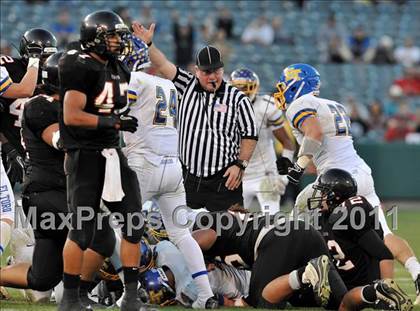 Thumbnail 2 in El Toro vs. Tustin (CIF SS Southwest Division Final)  photogallery.