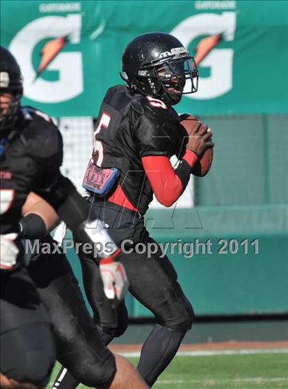Thumbnail 1 in El Toro vs. Tustin (CIF SS Southwest Division Final)  photogallery.