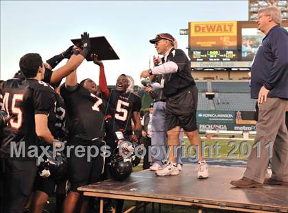 Thumbnail 3 in El Toro vs. Tustin (CIF SS Southwest Division Final)  photogallery.