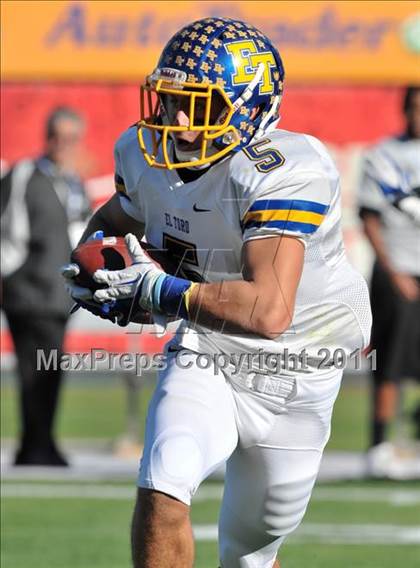 Thumbnail 2 in El Toro vs. Tustin (CIF SS Southwest Division Final)  photogallery.