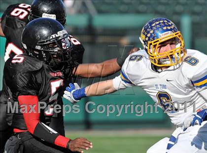 Thumbnail 2 in El Toro vs. Tustin (CIF SS Southwest Division Final)  photogallery.