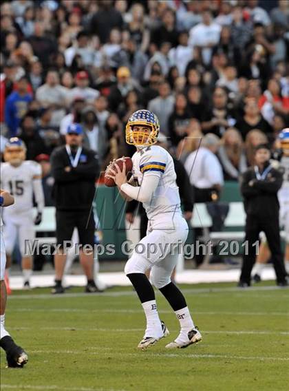 Thumbnail 3 in El Toro vs. Tustin (CIF SS Southwest Division Final)  photogallery.