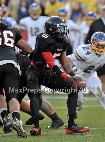 Thumbnail 2 in El Toro vs. Tustin (CIF SS Southwest Division Final)  photogallery.