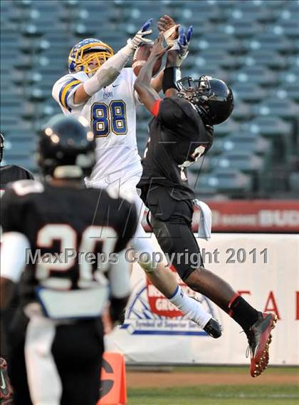 Thumbnail 2 in El Toro vs. Tustin (CIF SS Southwest Division Final)  photogallery.