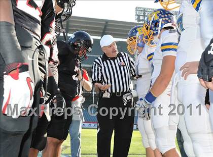 Thumbnail 3 in El Toro vs. Tustin (CIF SS Southwest Division Final)  photogallery.