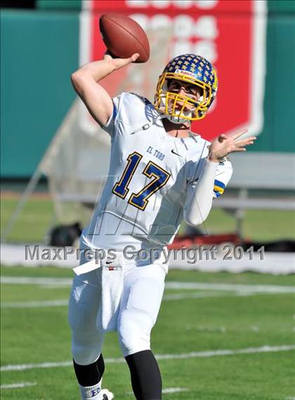 Thumbnail 3 in El Toro vs. Tustin (CIF SS Southwest Division Final)  photogallery.