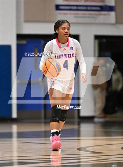 Thumbnail 3 in San Joaquin Memorial @ Frontier (Thanksgiving Hoopfest) photogallery.