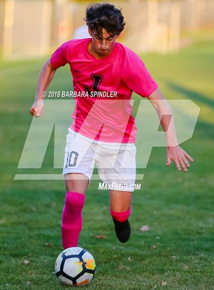 Thumbnail 1 in Aloha @ Jesuit photogallery.