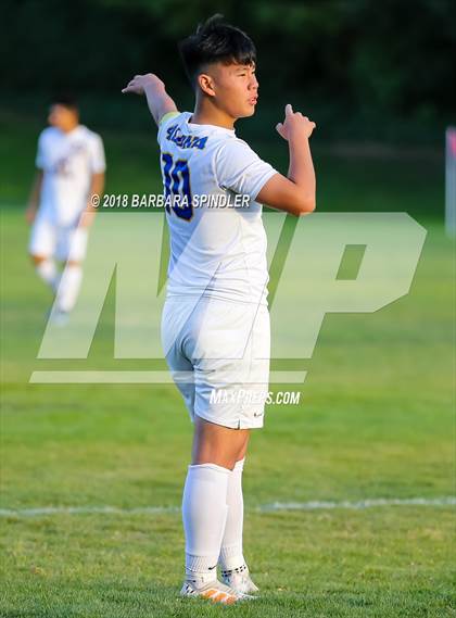Thumbnail 3 in Aloha @ Jesuit photogallery.