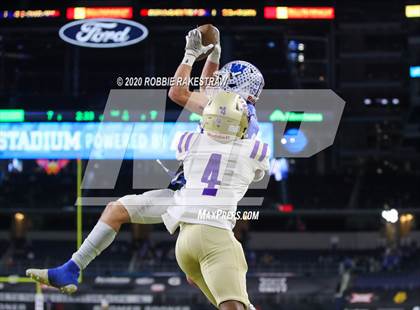 Thumbnail 1 in Windthorst vs. Mart (UIL 2A Division 1 State Final) photogallery.