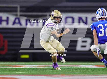 Thumbnail 2 in Windthorst vs. Mart (UIL 2A Division 1 State Final) photogallery.