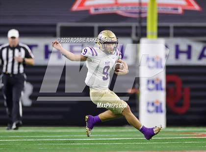 Thumbnail 1 in Windthorst vs. Mart (UIL 2A Division 1 State Final) photogallery.