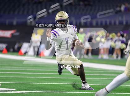Thumbnail 3 in Windthorst vs. Mart (UIL 2A Division 1 State Final) photogallery.