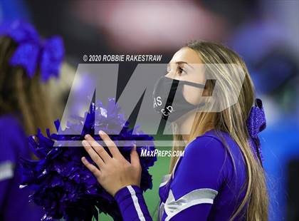 Thumbnail 1 in Windthorst vs. Mart (UIL 2A Division 1 State Final) photogallery.
