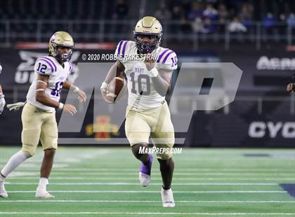 Thumbnail 3 in Windthorst vs. Mart (UIL 2A Division 1 State Final) photogallery.