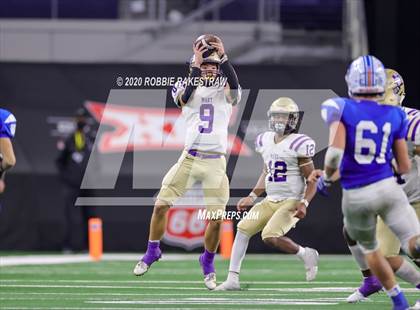 Thumbnail 3 in Windthorst vs. Mart (UIL 2A Division 1 State Final) photogallery.