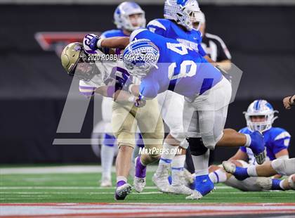 Thumbnail 3 in Windthorst vs. Mart (UIL 2A Division 1 State Final) photogallery.