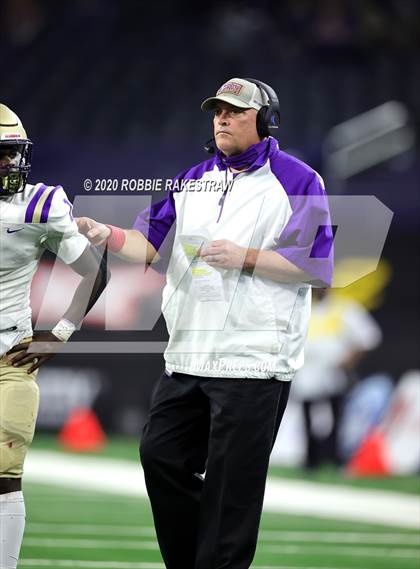 Thumbnail 1 in Windthorst vs. Mart (UIL 2A Division 1 State Final) photogallery.