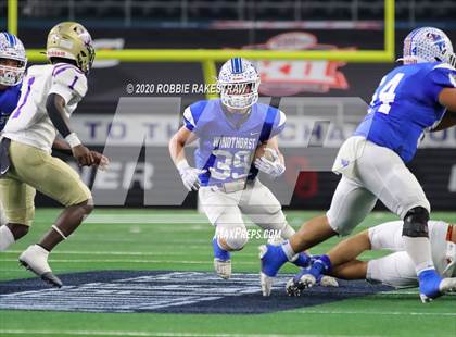Thumbnail 3 in Windthorst vs. Mart (UIL 2A Division 1 State Final) photogallery.