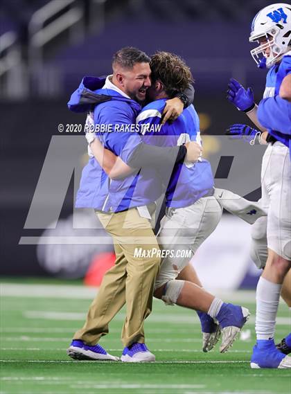 Thumbnail 2 in Windthorst vs. Mart (UIL 2A Division 1 State Final) photogallery.
