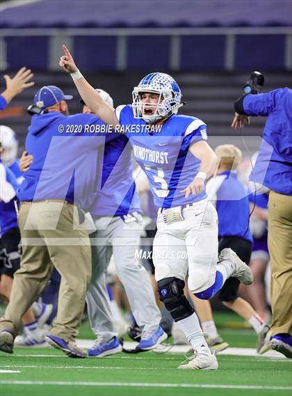 Thumbnail 1 in Windthorst vs. Mart (UIL 2A Division 1 State Final) photogallery.