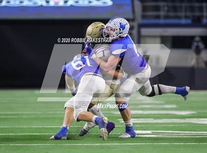 Thumbnail 1 in Windthorst vs. Mart (UIL 2A Division 1 State Final) photogallery.