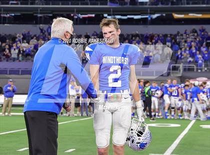 Thumbnail 1 in Windthorst vs. Mart (UIL 2A Division 1 State Final) photogallery.