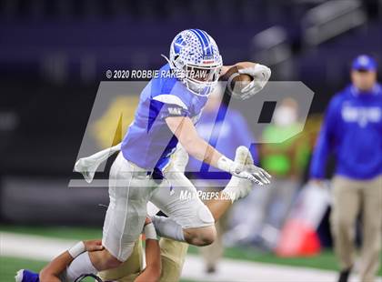 Thumbnail 1 in Windthorst vs. Mart (UIL 2A Division 1 State Final) photogallery.