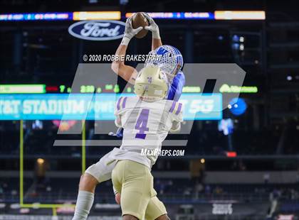 Thumbnail 3 in Windthorst vs. Mart (UIL 2A Division 1 State Final) photogallery.