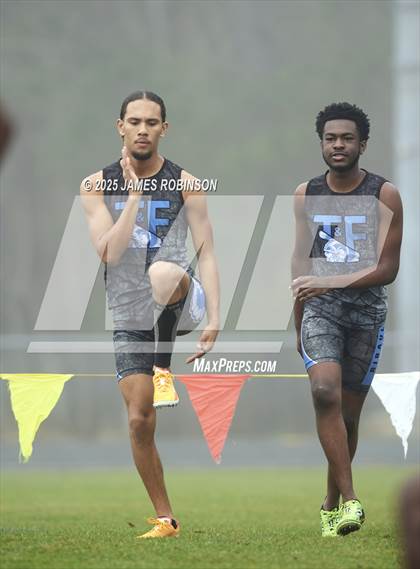 Thumbnail 2 in Mandarin Preseason Classic (3000 Meters) photogallery.
