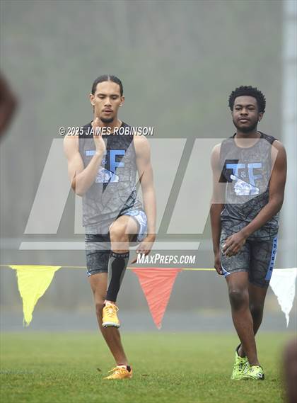 Thumbnail 1 in Mandarin Preseason Classic (3000 Meters) photogallery.