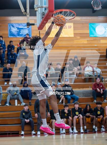Thumbnail 2 in Georgetown Prep vs. St. Xavier (Torrey Pines Holiday Classic) photogallery.