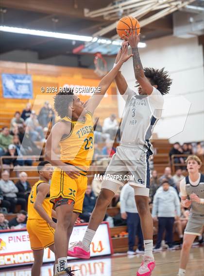 Thumbnail 3 in Georgetown Prep vs. St. Xavier (Torrey Pines Holiday Classic) photogallery.